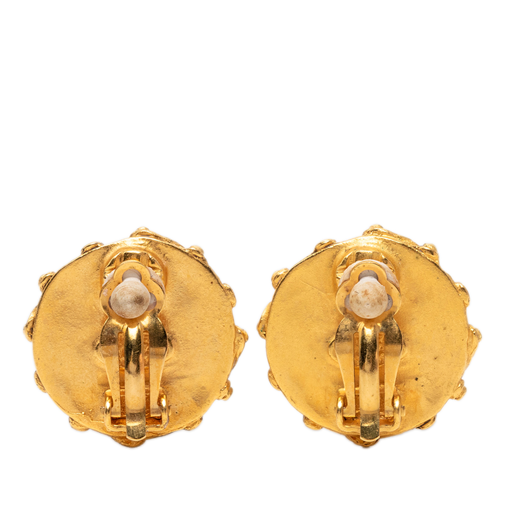 Pre-Loved Chanel CC Gold Plated Faux Pearl Clip On Earrings - Picture 2 of 3